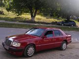 Mercedes Series (W124) foto 2