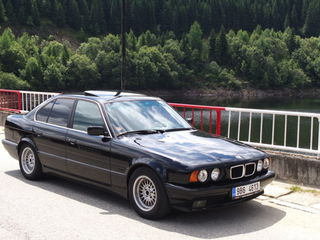 BMW 5 Series foto 1