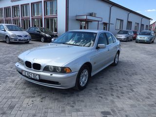 BMW 5 Series foto 4