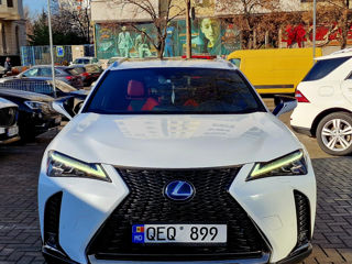 Lexus UX foto 2