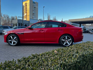 Jaguar XE foto 6