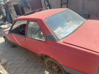 Opel Ascona foto 4