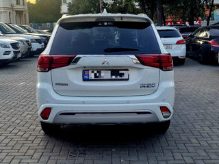 Mitsubishi Outlander foto 2