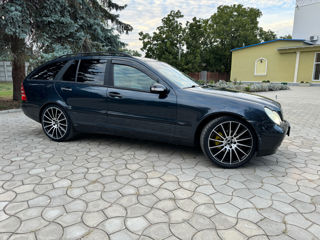 Mercedes C-Class foto 3