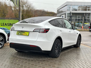 Tesla Model Y foto 5