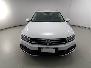 Volkswagen Passat foto 2