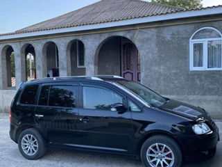 Volkswagen Touran фото 0