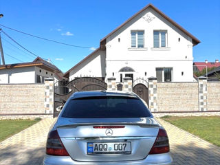 Mercedes E-Class foto 2