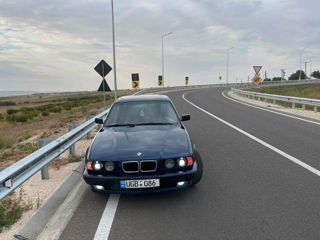 BMW 5 Series foto 1