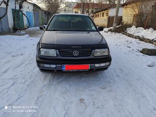 Volkswagen Vento foto 2