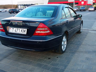 Mercedes C-Class foto 5