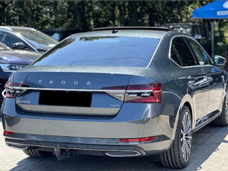 Skoda Superb foto 2