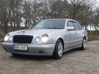 Mercedes E-Class foto 4