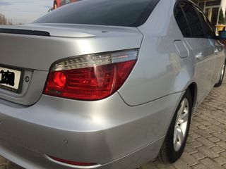 BMW 5 Series foto 2