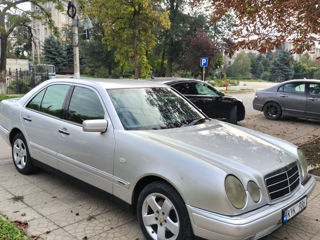 Mercedes E-Class foto 9