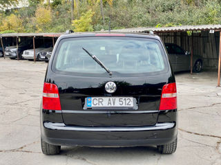 Volkswagen Touran foto 6