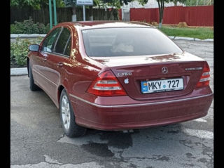 Mercedes C-Class foto 10