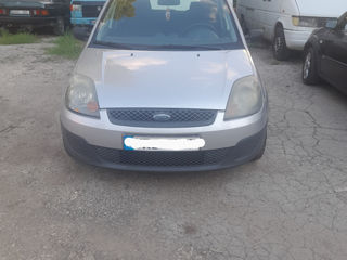 Ford Fiesta foto 4