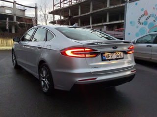 Ford Fusion foto 10