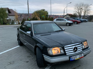 Mercedes E-Class foto 2