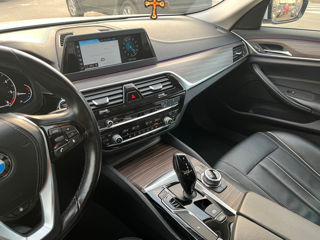 BMW 5 Series foto 8