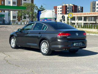 Volkswagen Passat foto 2