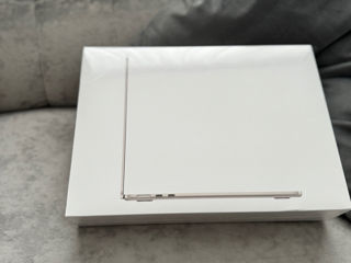 Macbook Air 13,6 M2 Starlight  2023 NOU