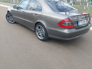 Mercedes E-Class foto 5