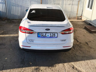 Ford Fusion foto 7