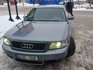 Audi A8 foto 1