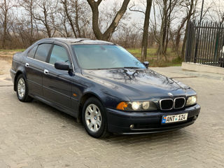 BMW 5 Series foto 6