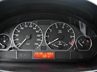 BMW 3 Series foto 10