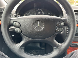 Mercedes E-Class фото 12