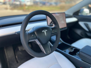 Tesla Model 3 foto 2