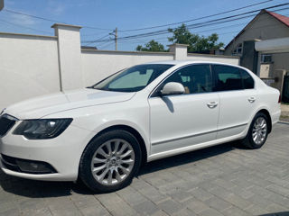 Skoda Superb foto 2