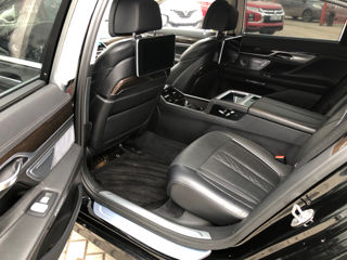 BMW 7 Series foto 17