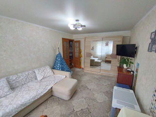 Apartament cu 2 camere, 50 m², Botanica, Chișinău foto 2