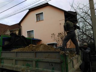 Вывоз мусора. Evacuarea gunoiului. Hamali. Грузчики foto 7