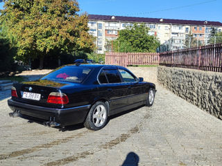 BMW 7 Series foto 2