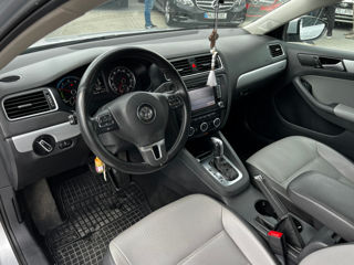 Volkswagen Jetta foto 8