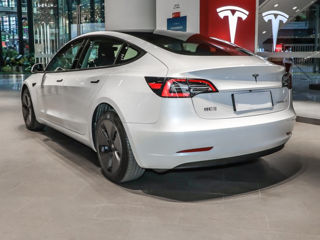 Tesla Model 3 foto 2