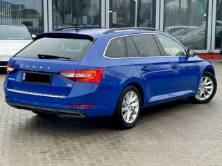 Skoda Superb foto 3