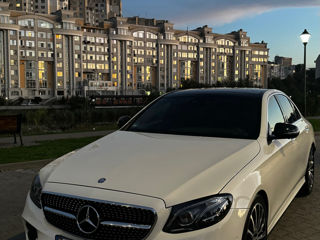 Mercedes E-Class foto 2