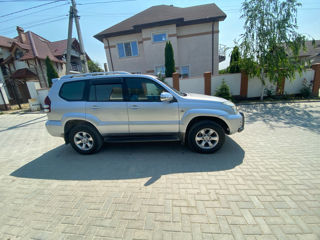 Toyota Land Cruiser Prado foto 3