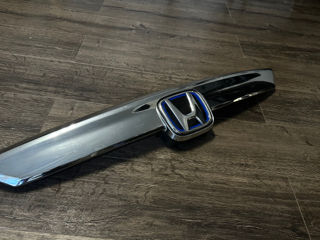 Решетка радиатора grill Honda Accord 18-22 светлый хром в сборе 71122-TVA-A01