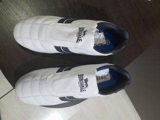 Ghete de fotbal mărimea 38 Adidas,  Lonsdale 350 lei foto 3