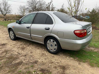 Nissan Almera foto 8