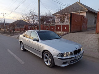 BMW 5 Series foto 4