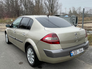 Renault Megane foto 3