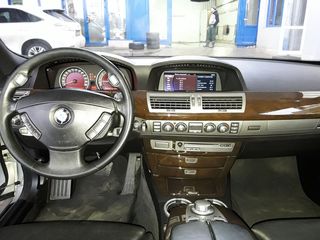 BMW 7 Series foto 10